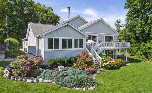 House in Orion charter Township, Michigan, United States 1