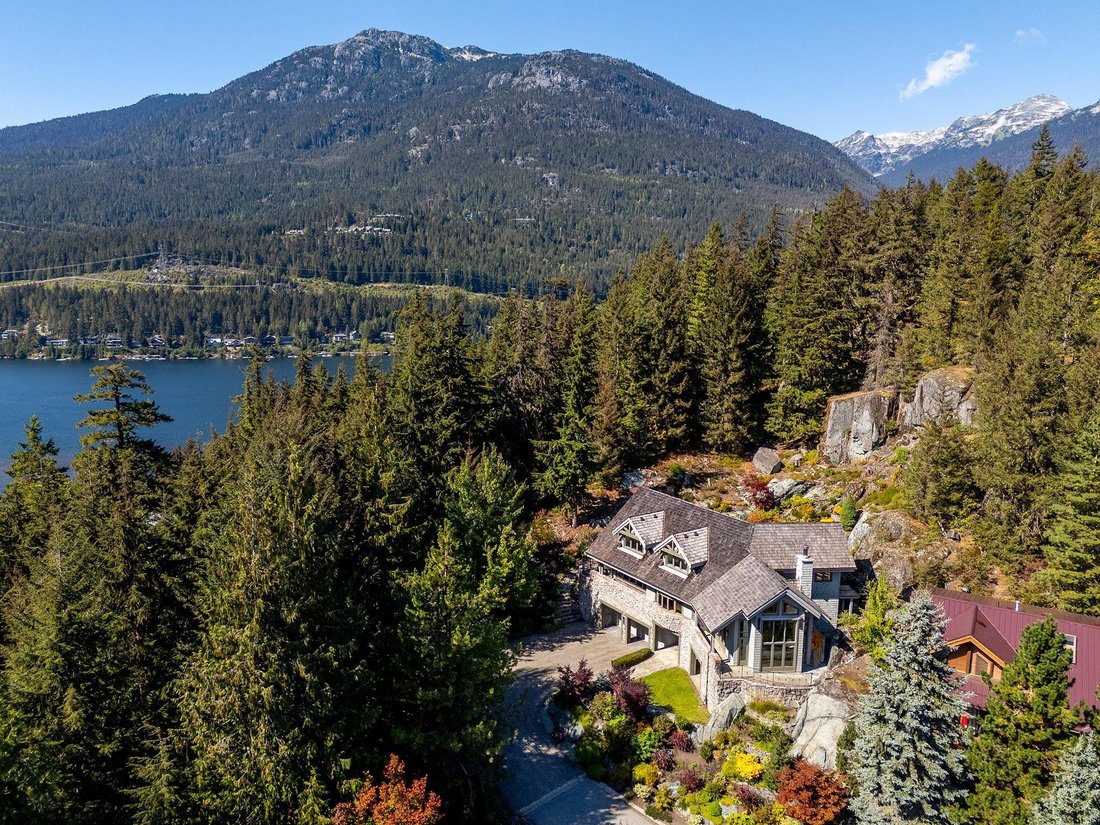 Chalet in Whistler, British Columbia, Canada 2 - 18978508