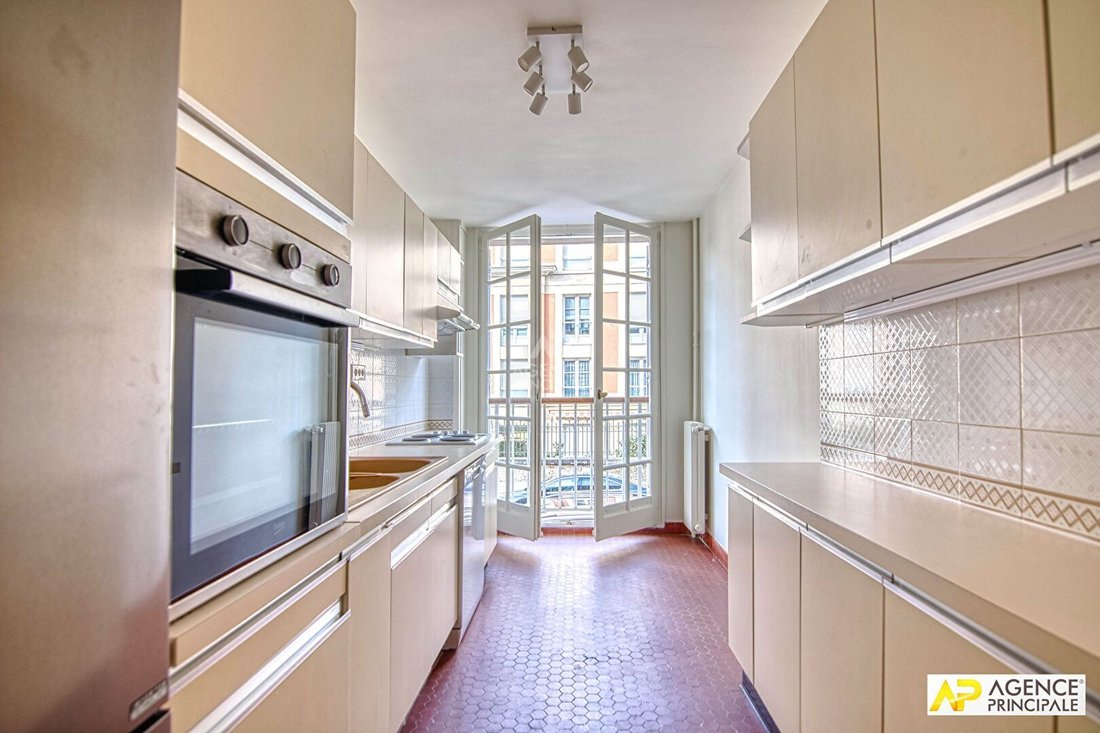 Apartment in Domaine National du Château, Versailles, France 4 - 18981444