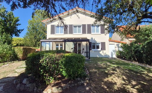 House in Bois de Verrieres-Vaupereux, Verrières-le-Buisson, France 1