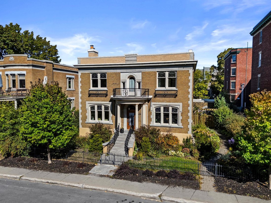House in Montréal, Quebec, Canada 2 - 18971335