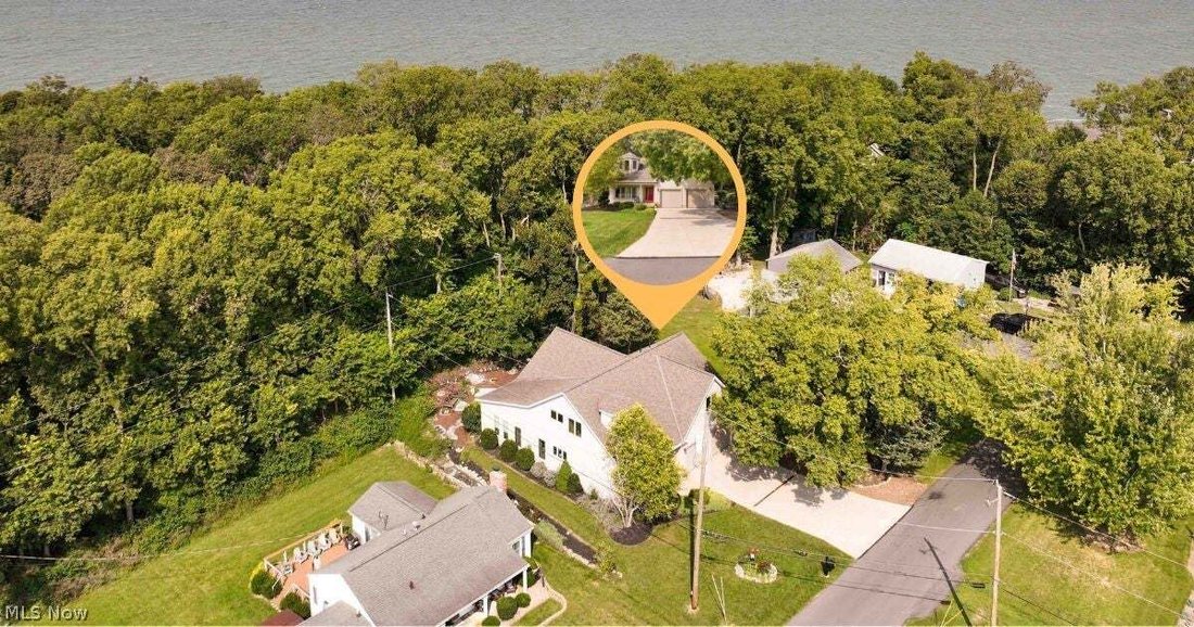 House in Port Clinton, Ohio, United States 2 - 18957025