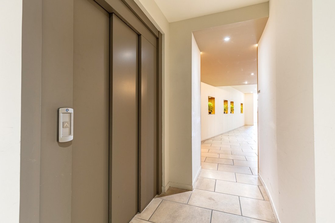Apartment in Hôtel de Ville-Quinconce-Saint Seurin-Fondaudège, Bordeaux, France 2 - 18974388