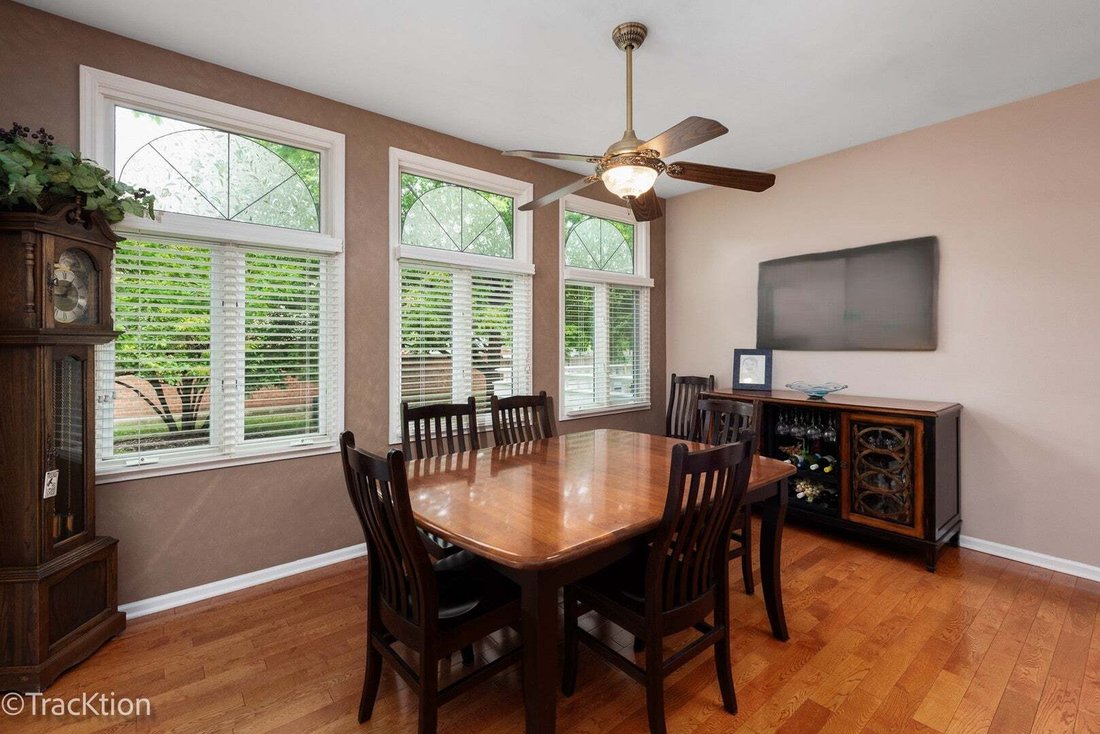 Townhouse in Woodridge, Illinois, United States 5 - 18970237