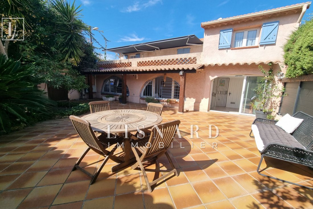 Villa a Gabelle-Courcettes-Les Clos, Vallauris, Francia 1 - 15995687