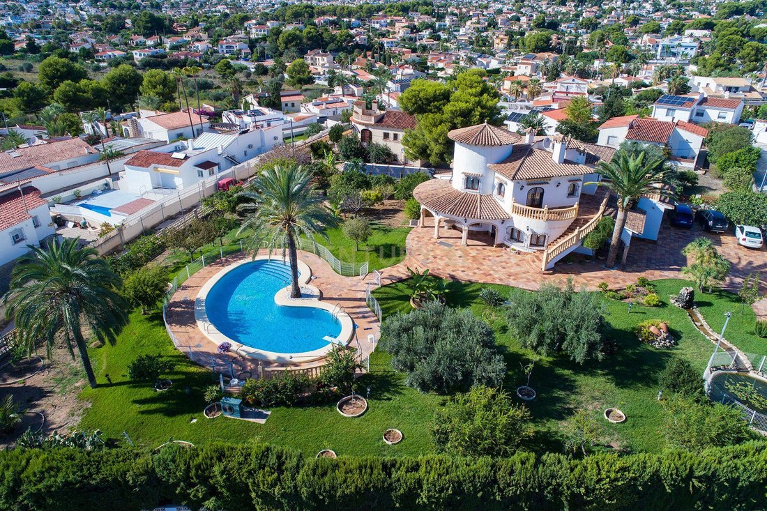 Villa in Calp / Calpe, Valencian Community, Spain 1 - 18974316