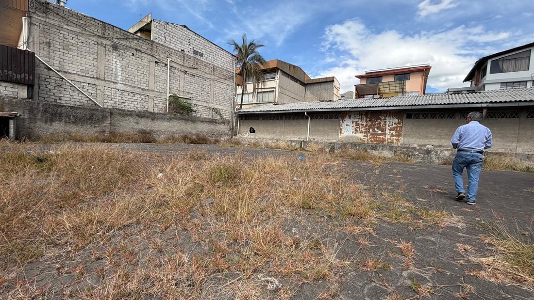 Land in Quito, Pichincha, Ecuador 2 - 18982051