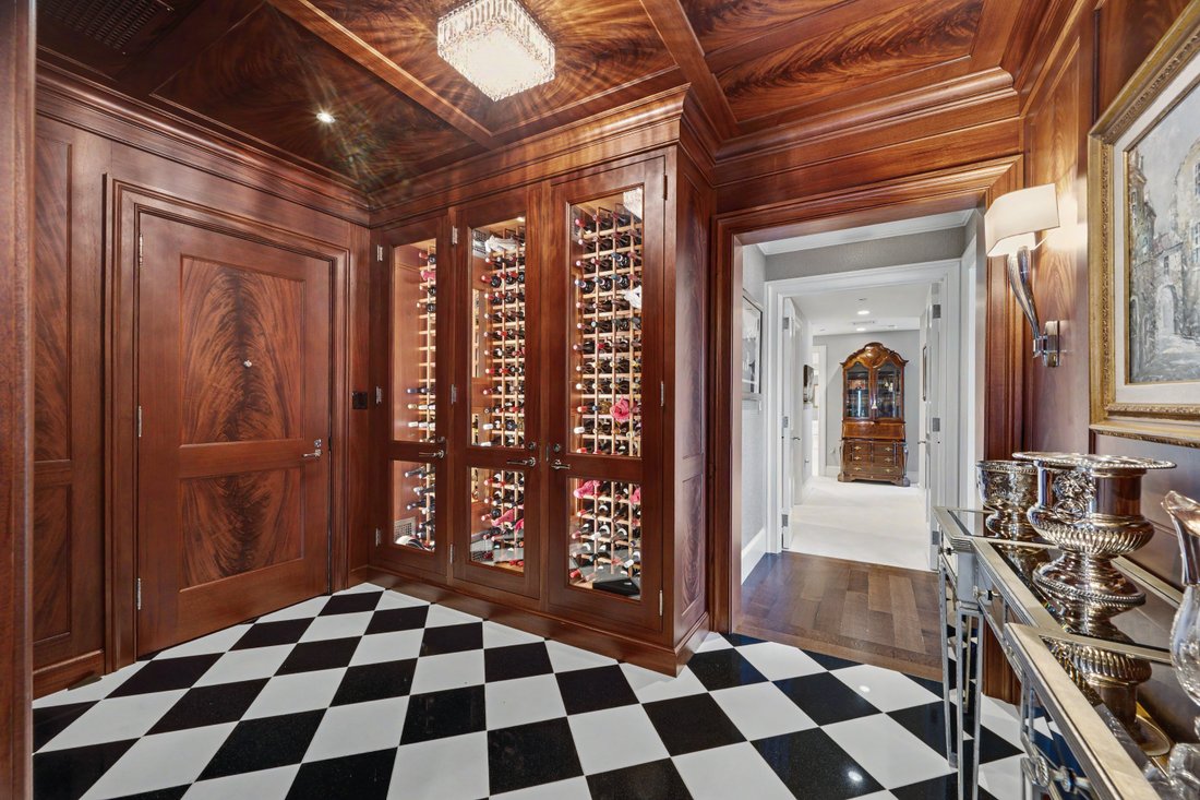 Condo in Wellesley, Massachusetts, United States 5 - 18974385