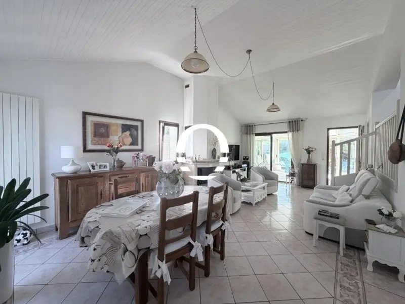 House in La Plaine-sur-Mer, Pays de la Loire, France 2 - 18979541