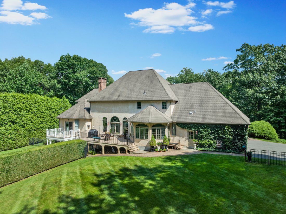 House in Southington, Connecticut, United States 2 - 18967790