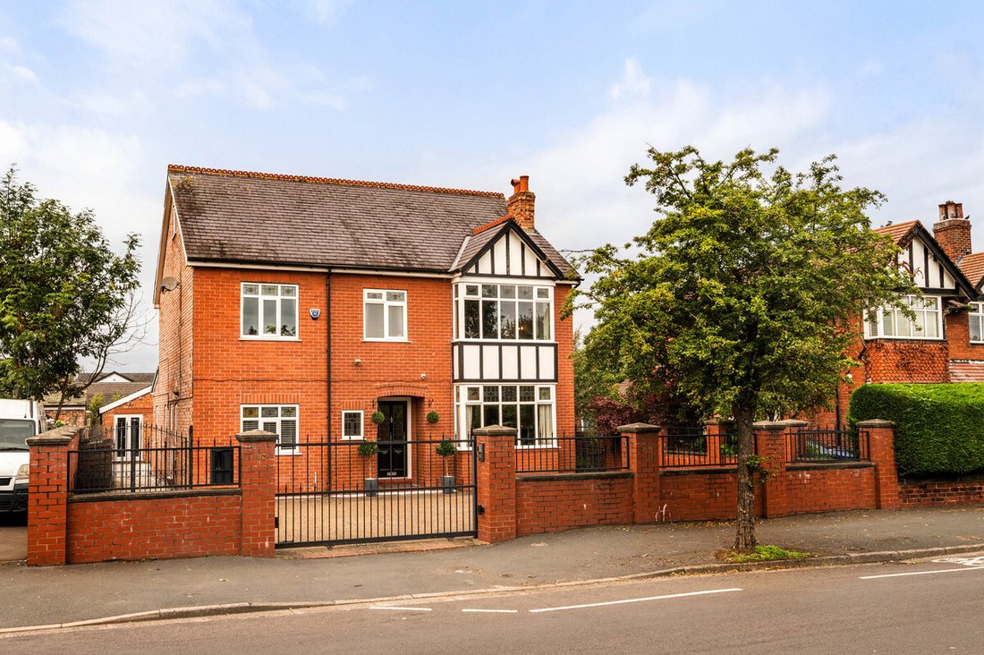 House in Hazel Grove, Stockport, England 1 - 18974675