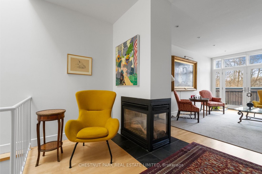 Villa in Toronto, Ontario, Canada 4 - 18975259