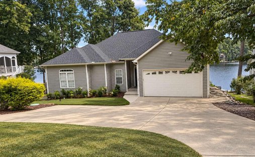 House in Louisburg, North Carolina, United States 1