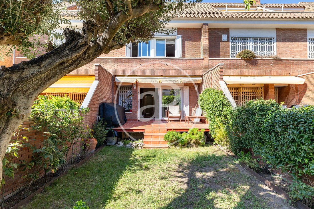 Villa in Sant Feliu de Llobregat, Catalonia, Spain 3 - 18974067
