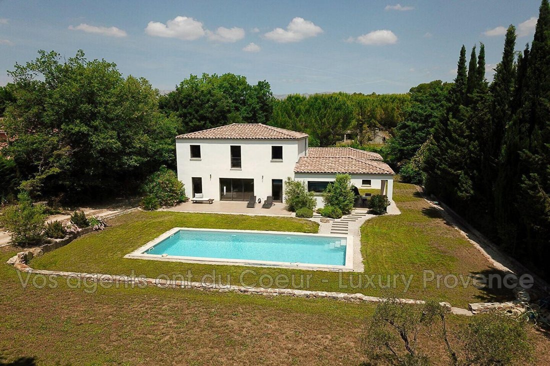Villa in Rousset, Provence-Alpes-Côte d'Azur, France 1 - 18976432