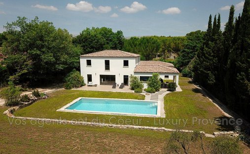 Villa in Rousset, Provence-Alpes-Côte d'Azur, France 1