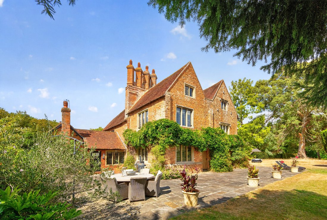 House in Tadley, England 1 - 18974278