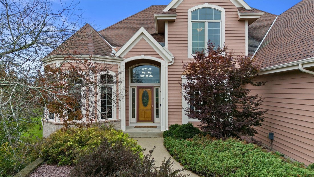 House in Waukesha, Wisconsin, United States 2 - 18979079