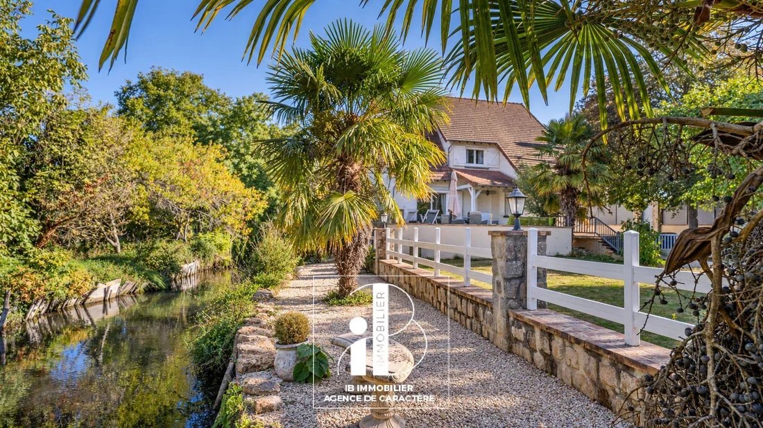 House in Larchant, Ile-de-France, France 1 - 18970725