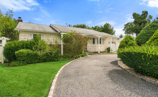 House in Centereach, New York, United States 1