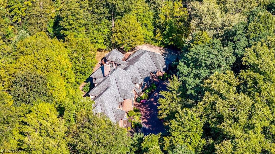 House in Novelty, Ohio, United States 3 - 18032572