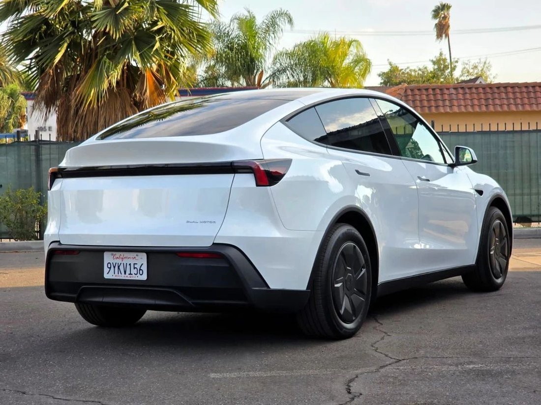 Suv in San Bernardino, CA, United States 3 - 18975185