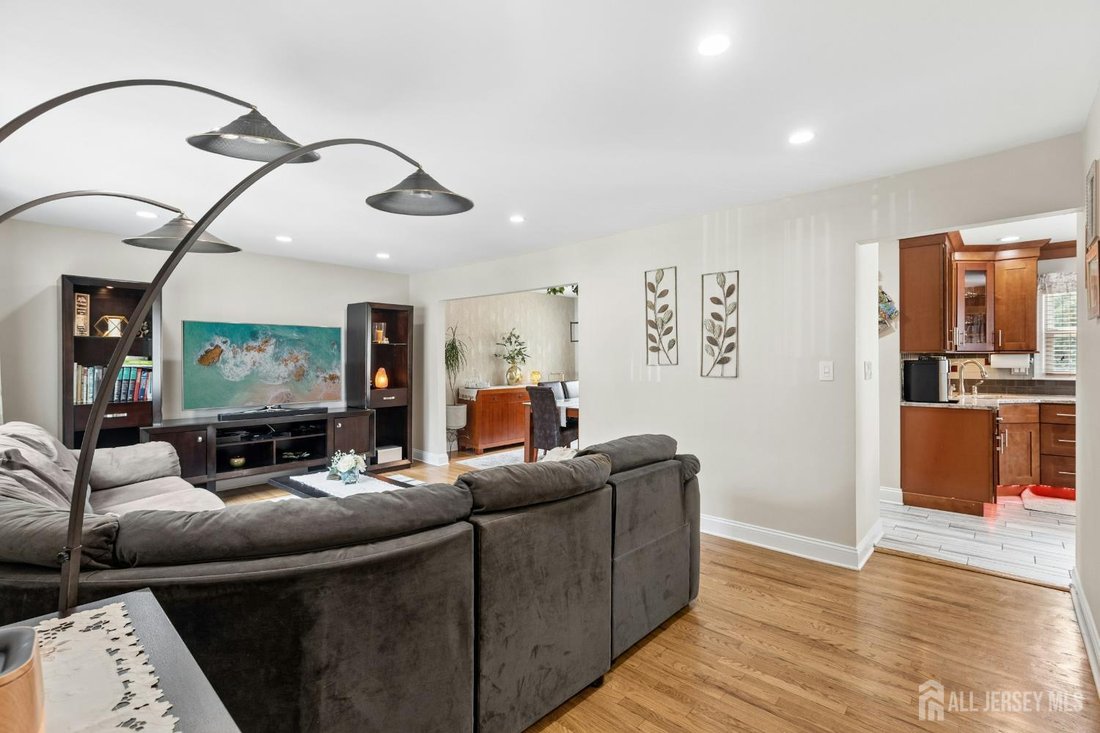 House in Woodbridge Township, New Jersey, United States 4 - 18979075