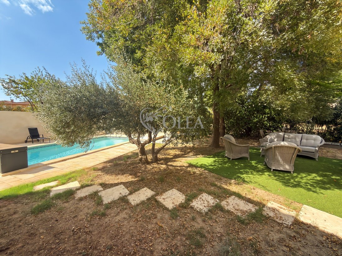 Villa in Uzès, Occitania, France 4 - 18973082