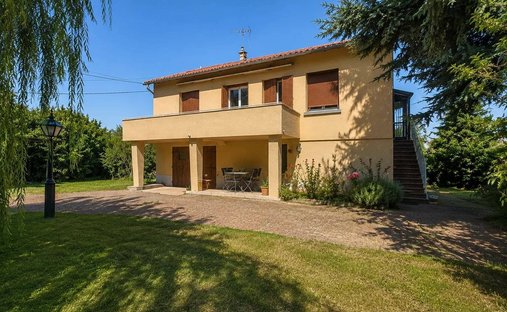 House in Sainte-Foy-lès-Lyon, Auvergne-Rhône-Alpes, France 1