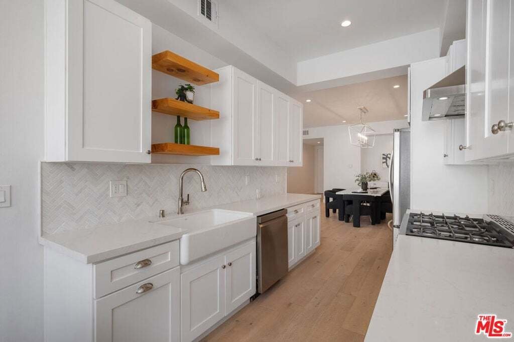 Condo in Los Angeles, California, United States 5 - 18968638