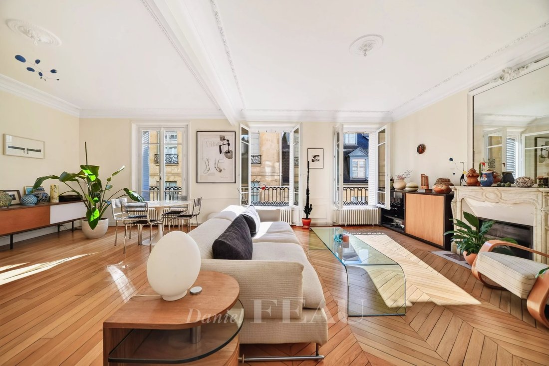 Apartment in Archives, Paris 3e Arrondissement, Paris 1 - 18971065