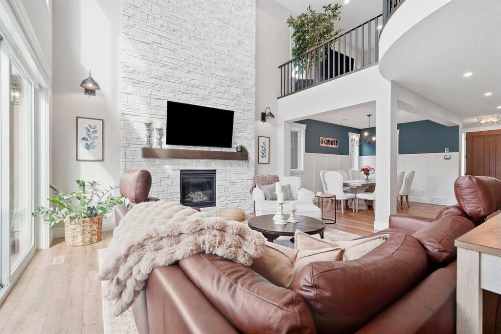 House in Chestermere, Alberta, Canada 5 - 18978531