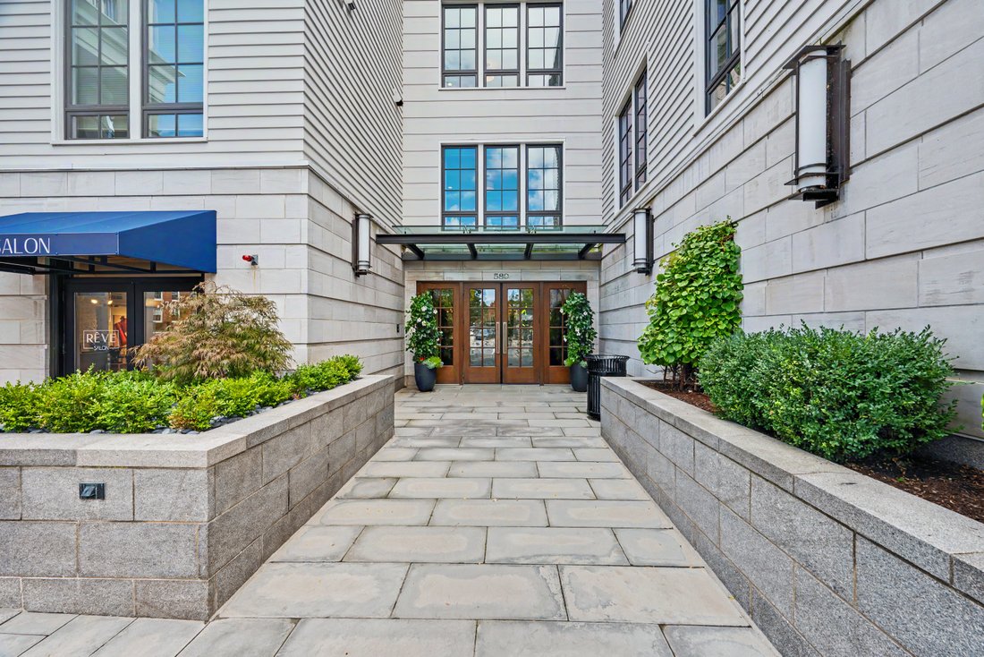 Condo in Wellesley, Massachusetts, United States 1 - 18974385