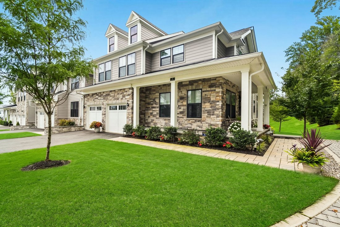 Townhouse in Green Brook Township, New Jersey, United States 1 - 18974421