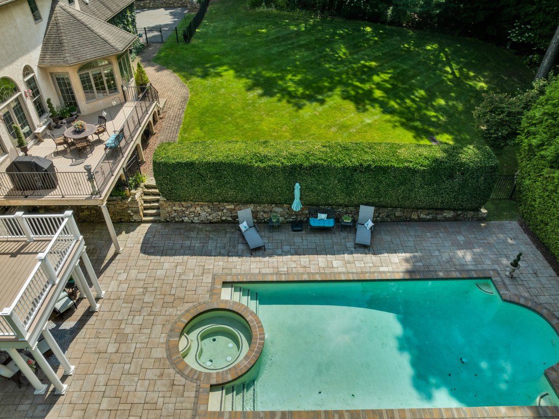 House in Southington, Connecticut, United States 5 - 18967790