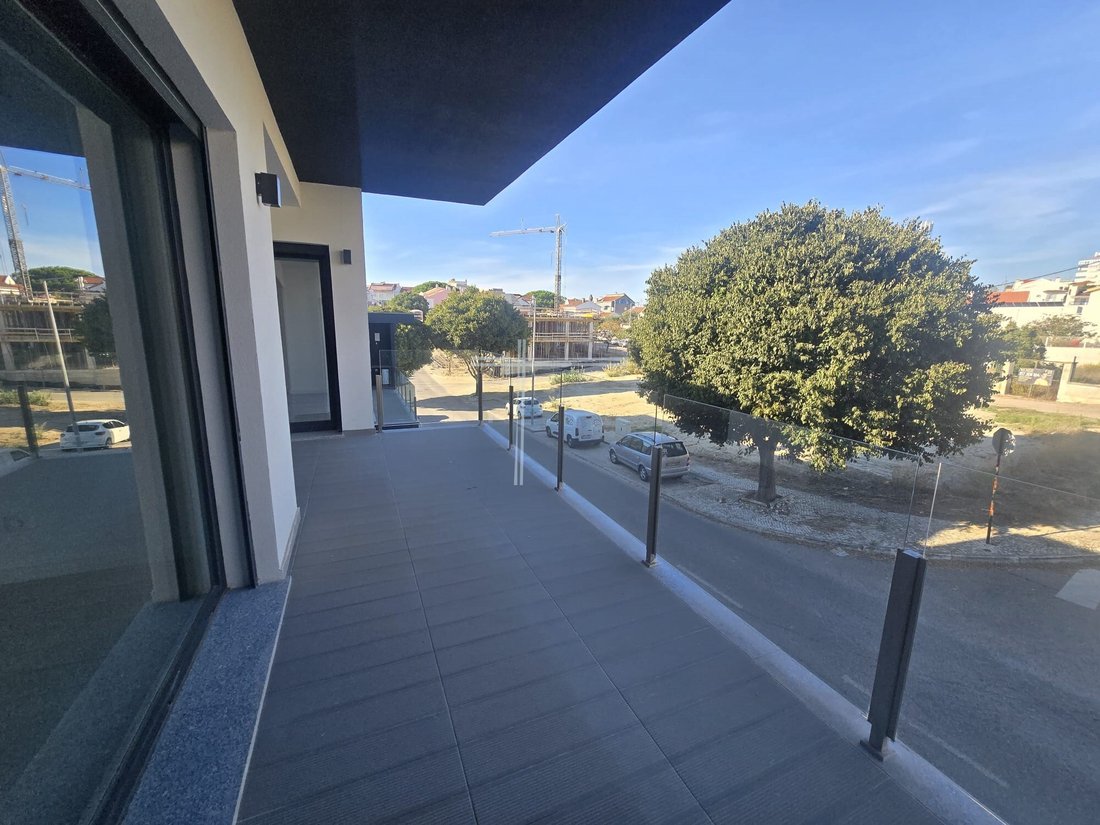 Apartment in Charneca de Caparica e Sobreda, Setubal, Portugal 1 - 17494864