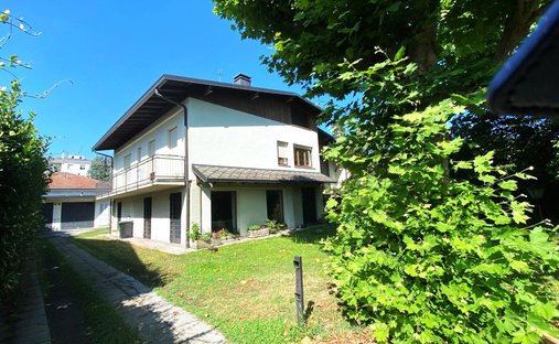 Villa in Rescaldina, Lombardy, Italy 1