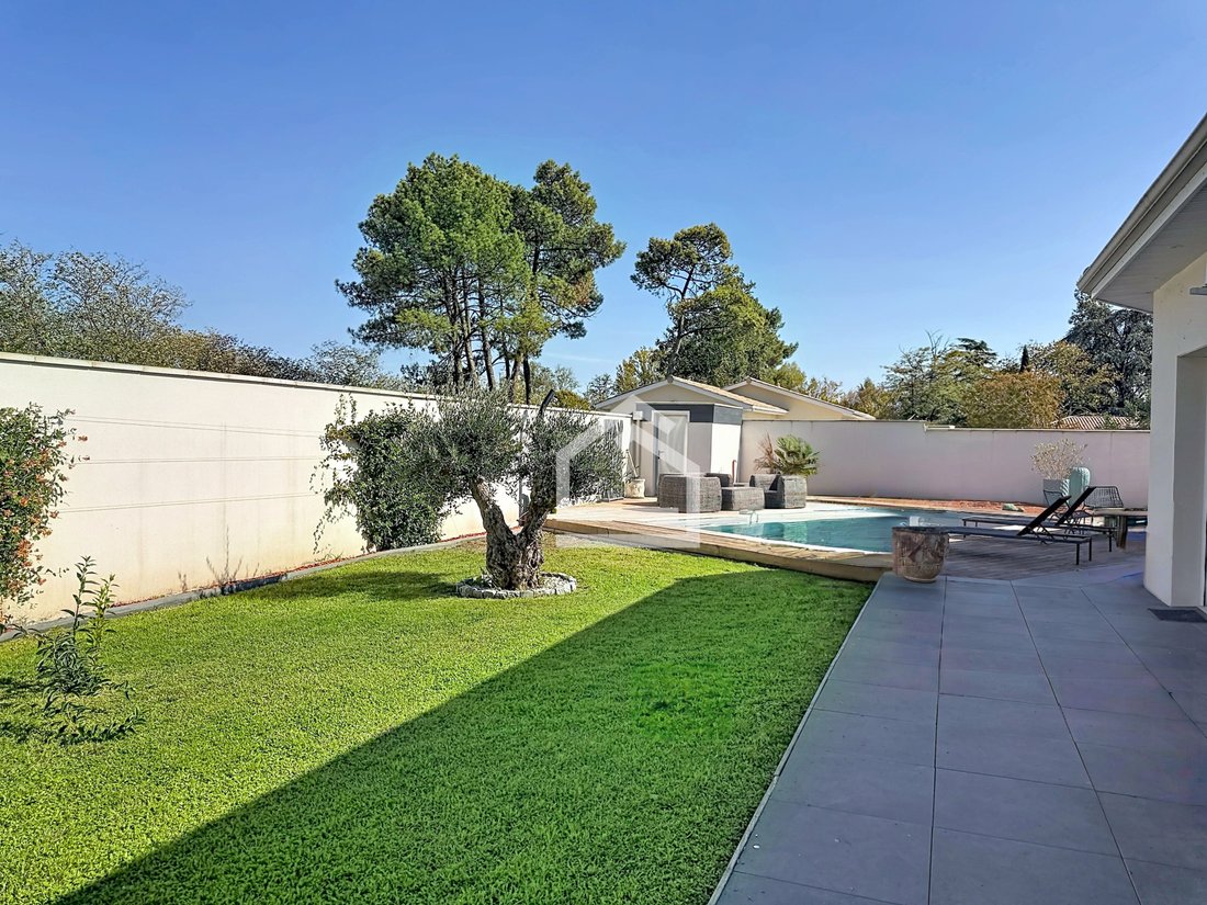House in Izon, Nouvelle-Aquitaine, France 2 - 18970938