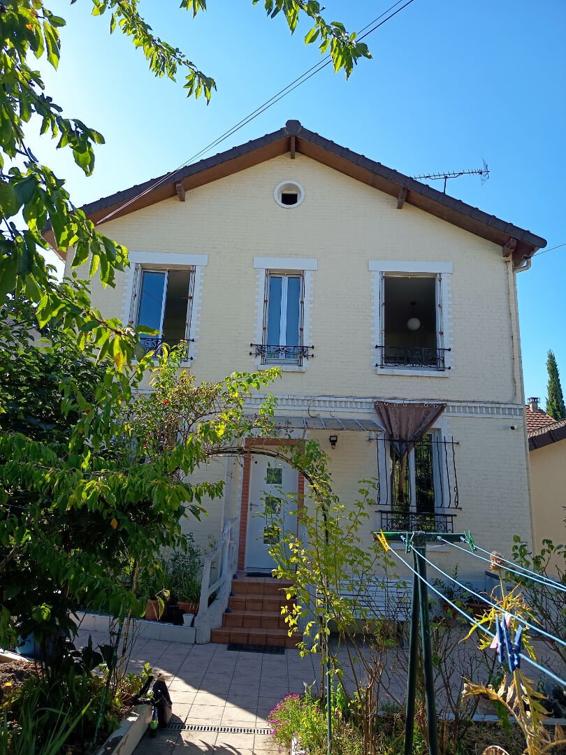 Villa in Bobigny, Ile-de-France, France 1 - 18966625