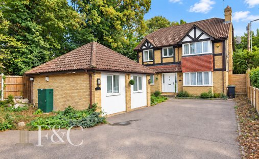 House in Cheshunt, England 1