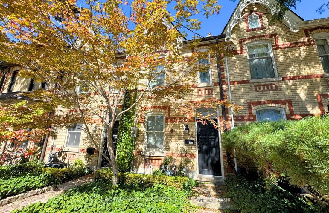 Villa in Toronto, Ontario, Canada 1 - 18975259