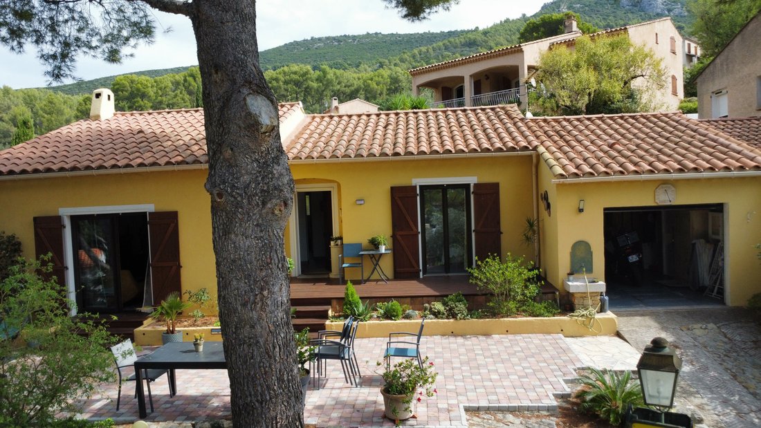 House in Le Revest-les-Eaux, Provence-Alpes-Côte d'Azur, France 5 - 18974112