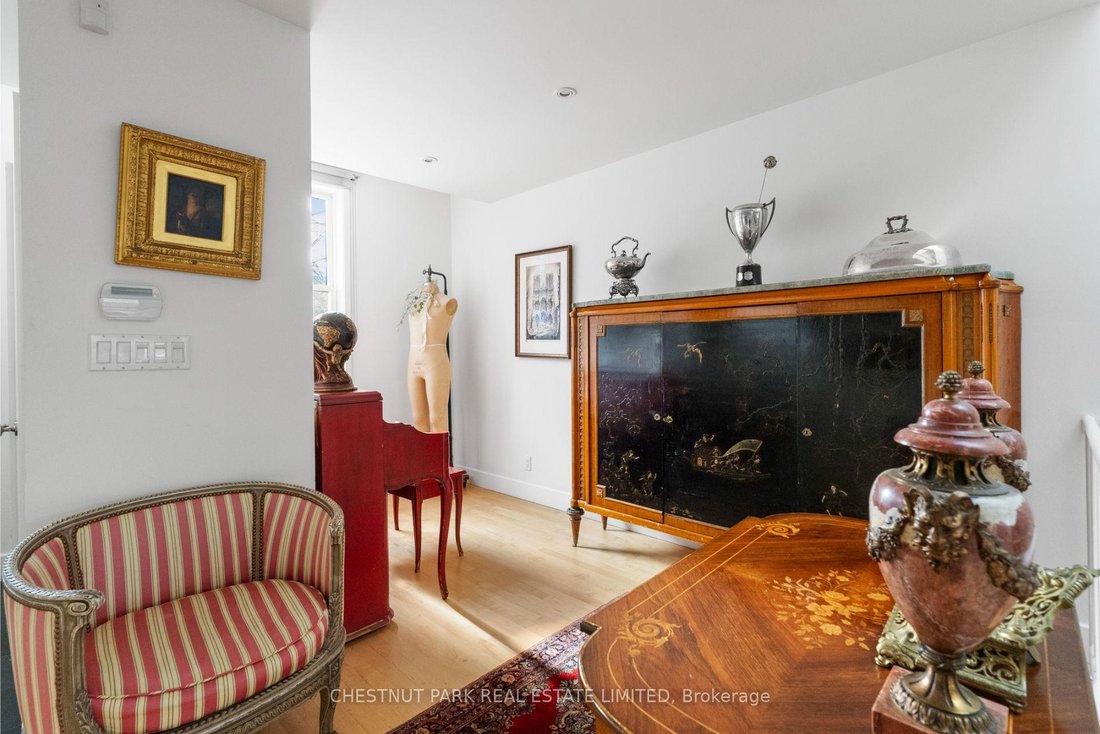 Villa in Toronto, Ontario, Canada 3 - 18975259