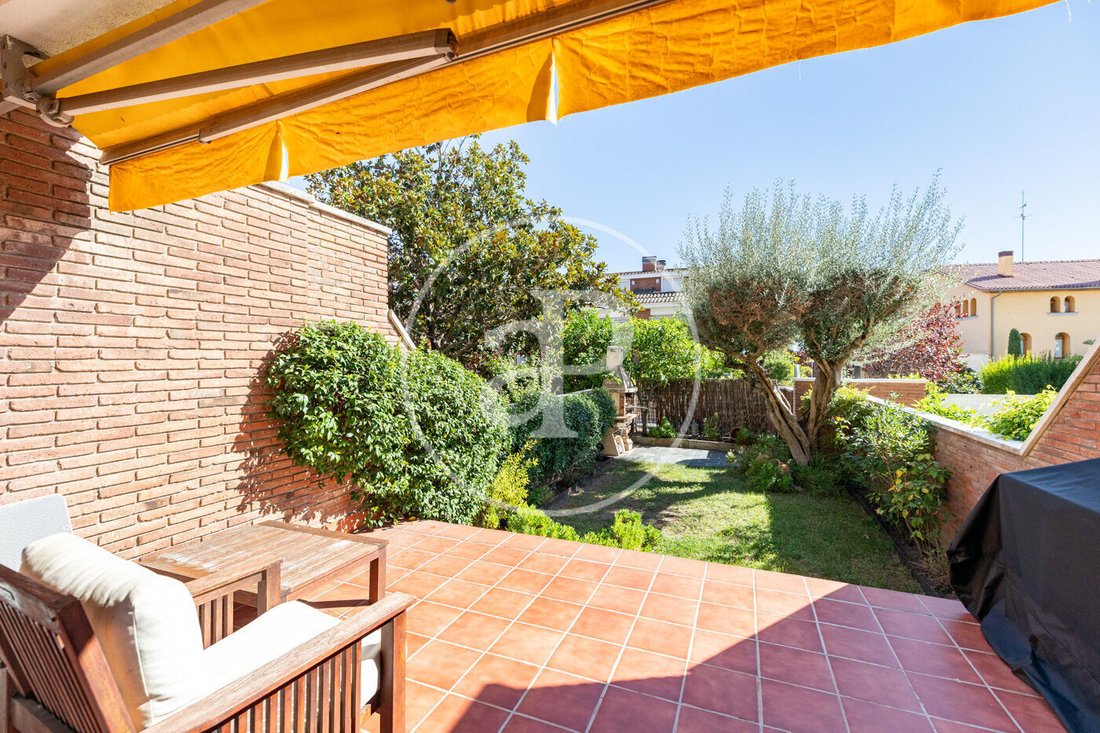 Villa in Sant Feliu de Llobregat, Catalonia, Spain 1 - 18974067