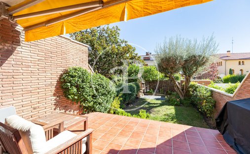 Villa in Sant Feliu de Llobregat, Catalonia, Spain 1