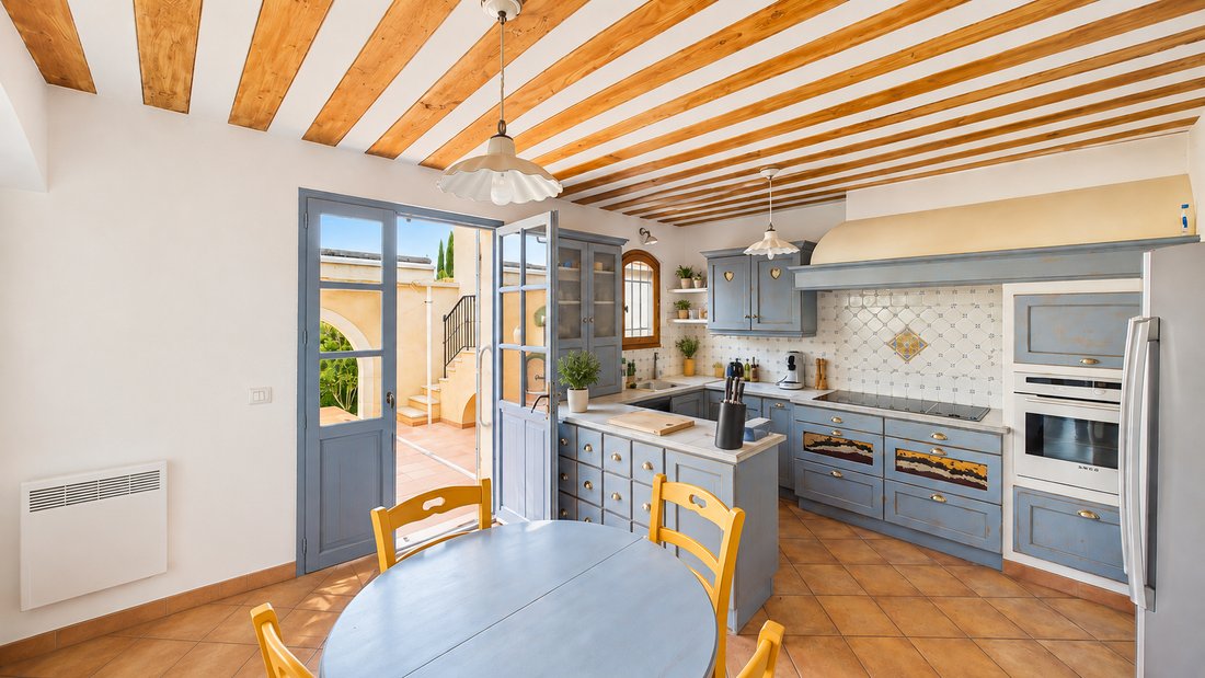 Villa in Aramon, Occitania, France 2 - 17959708