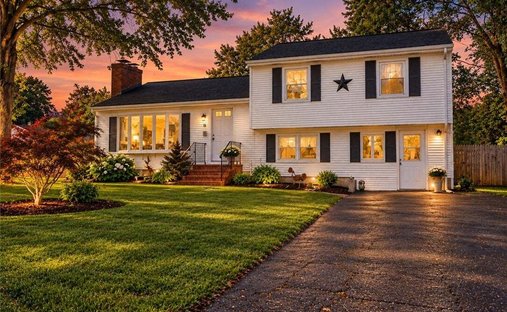 House in North Kingstown, Rhode Island, United States 1