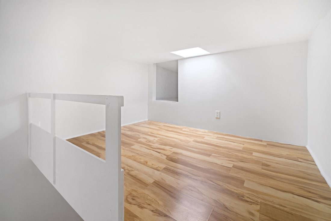 Co Op in New York, New York, United States 5 - 18970776