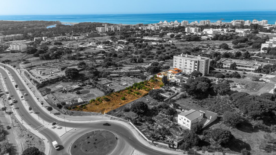 Land in Quarteira, Algarve, Portugal 1 - 18966669