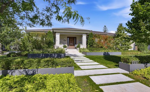 House in Mount Royal, Quebec, Canada 1